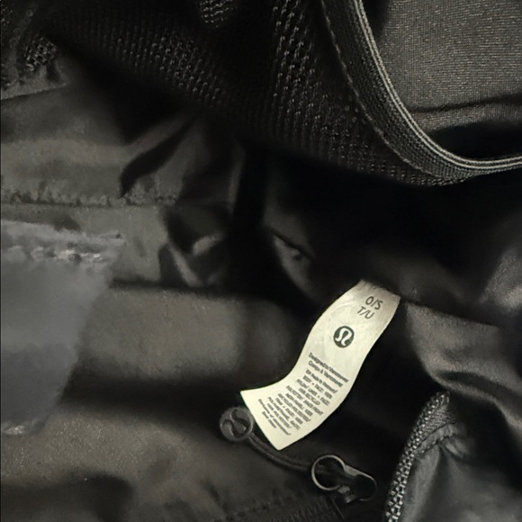 lululemon athletica Black Nylon Quilted Grid Mini 5L Crossbody/Handle Tote Bag - Picture 10 of 15